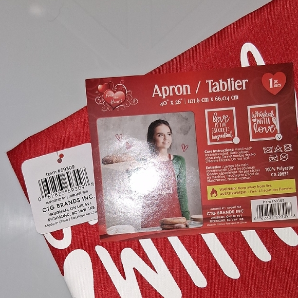 Red Apron - Picture 5 of 6